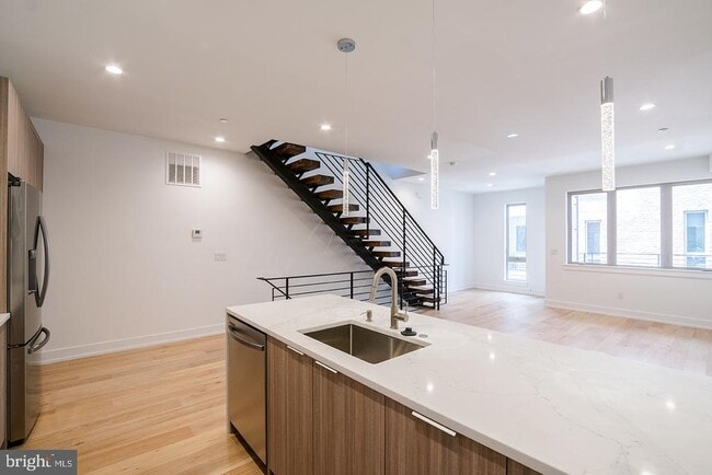 Building Photo - 119 Greenwich St