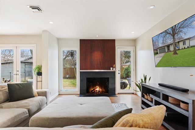 Building Photo - 7418 Fenton Dr