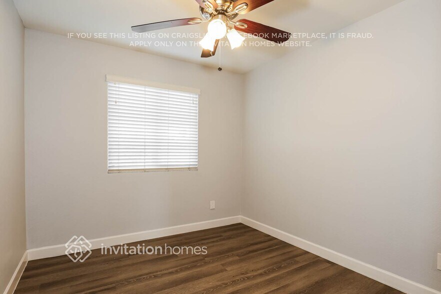 Building Photo - 6102 S Parkside Dr