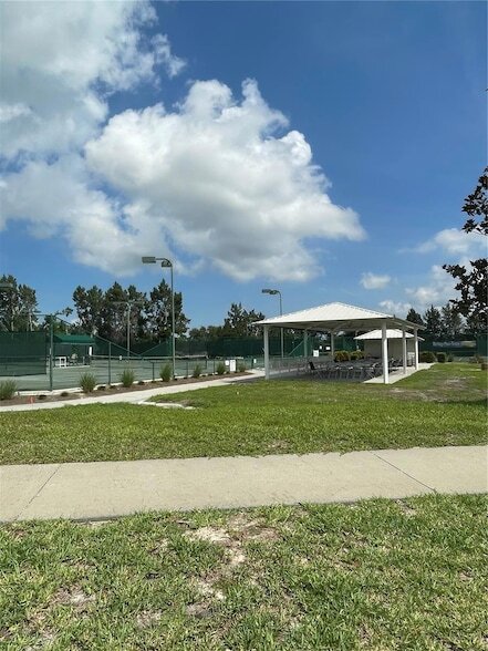 Building Photo - 11240 Hollander Ave