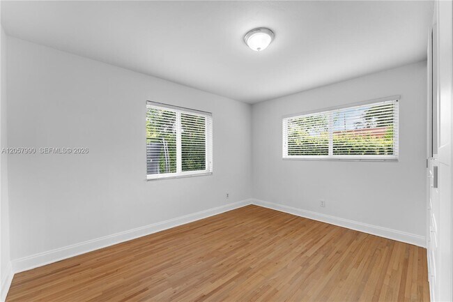 Building Photo - 2031 SW 66th Ave