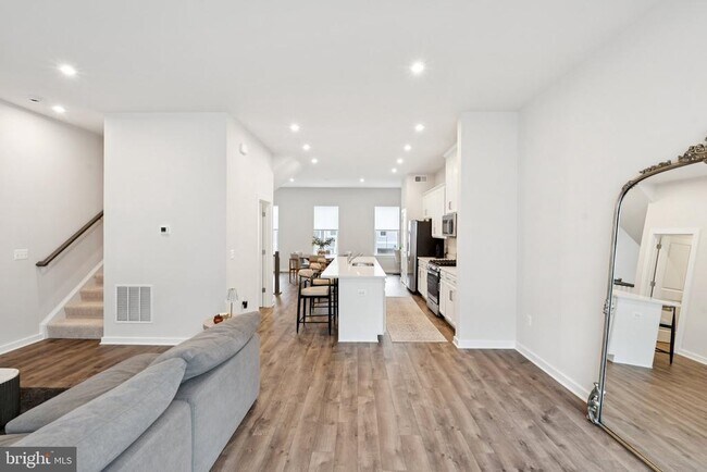 Building Photo - 1750 Blue Spruce St