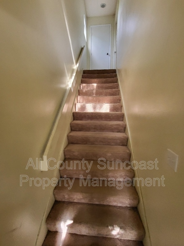 Building Photo - 512 E Curlew Pl