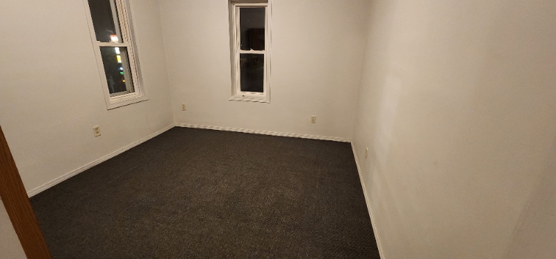 Building Photo - 831 Main St