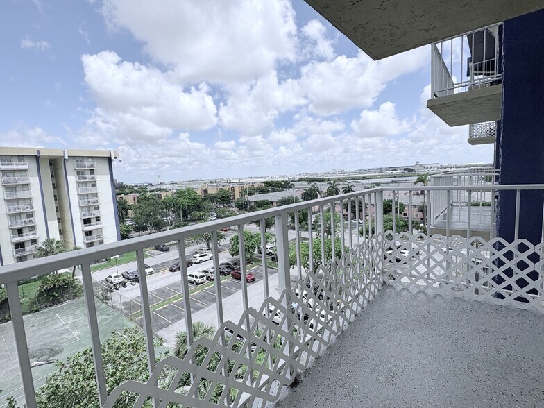 Building Photo - 4550 NW 9th St