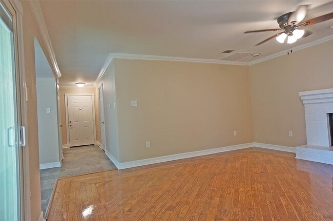 Building Photo - 1922 Westlake Way