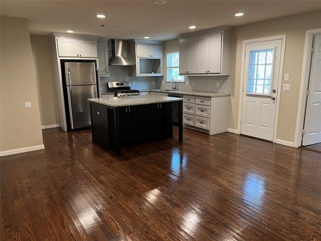 Building Photo - 1113 S Idlewild Dr