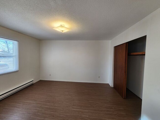 Building Photo - One-bedroom apartment located near Honey C...