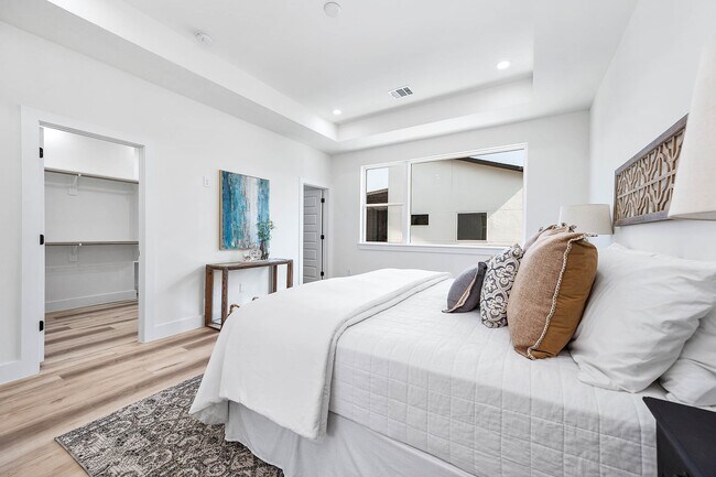 Building Photo - 3201 St Emanuel St