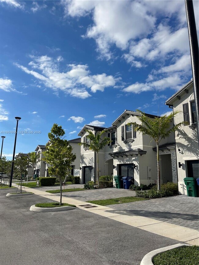 Building Photo - 20433 NW 4th Ave