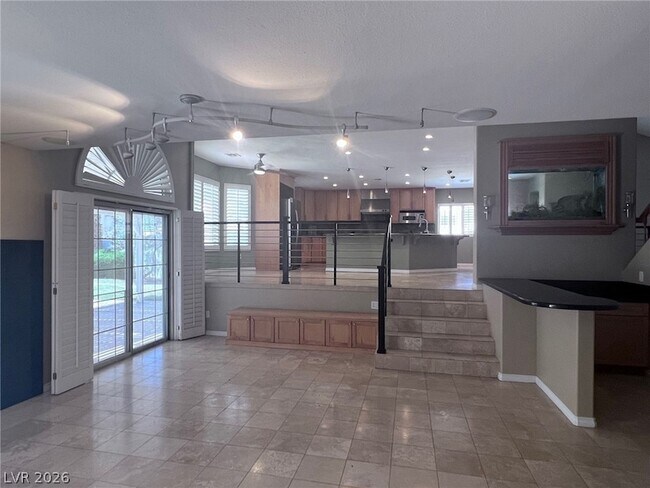 Building Photo - 2817 Via Avanti St