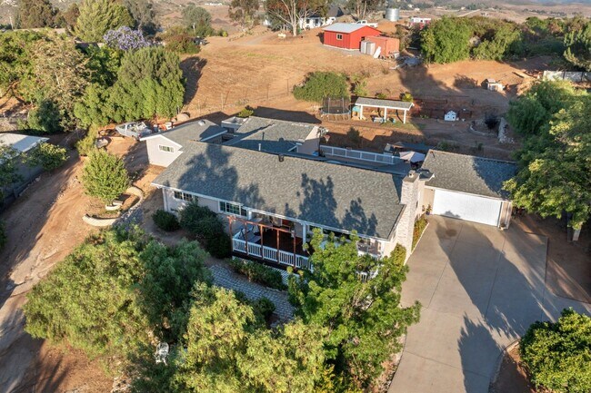 Building Photo - Peaceful Country Living in Jamul