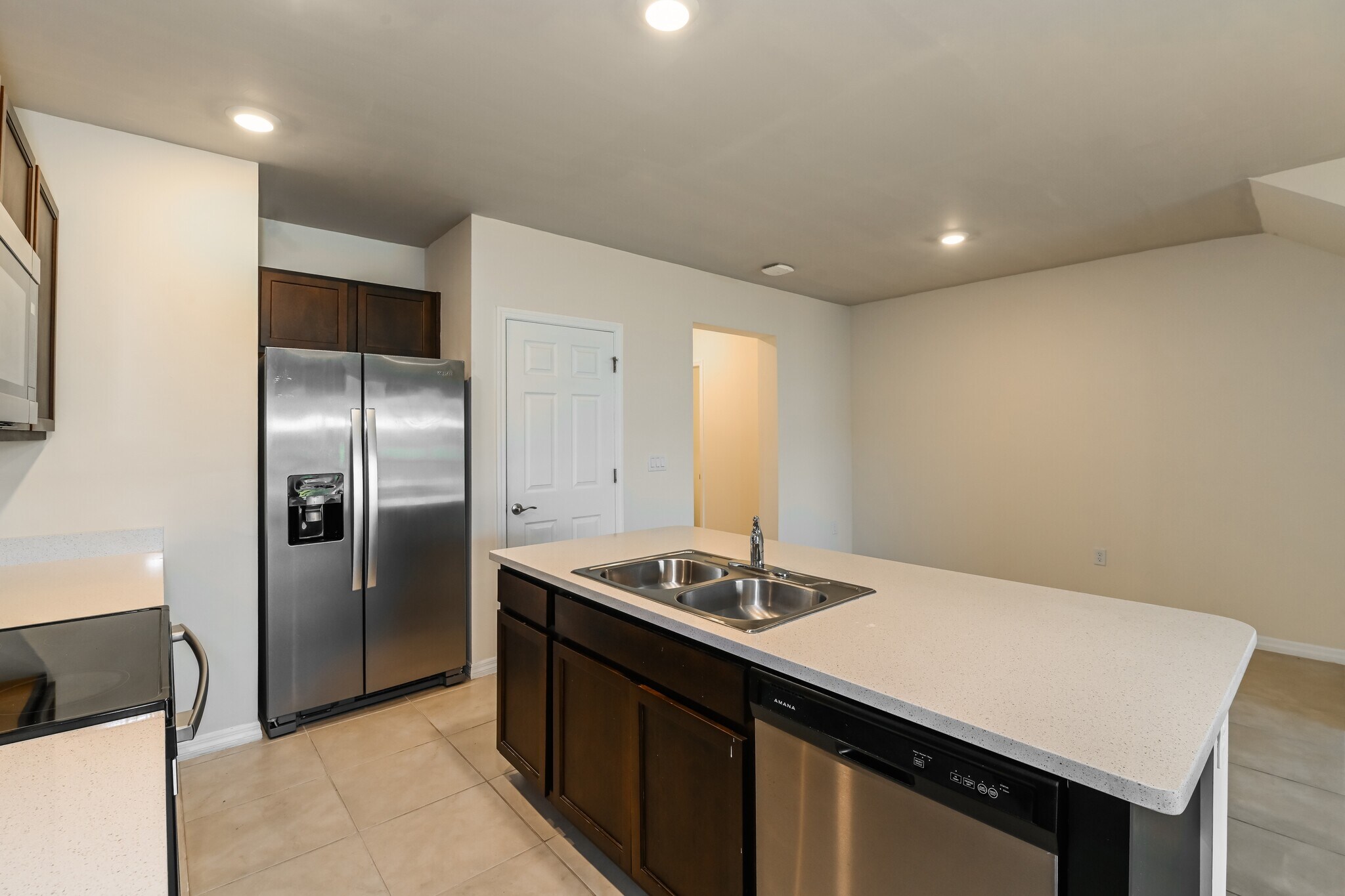 Building Photo - 15038 Wildflower Cir