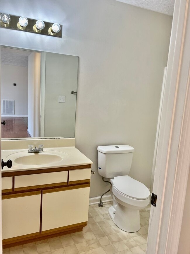 Building Photo - AVAILABLE NOW! 3 Bedroom, 2 Bath Home off Needmore Road