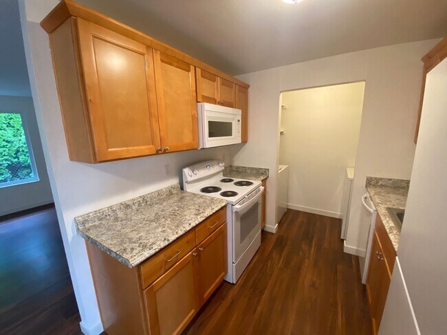 Building Photo - NKE1741