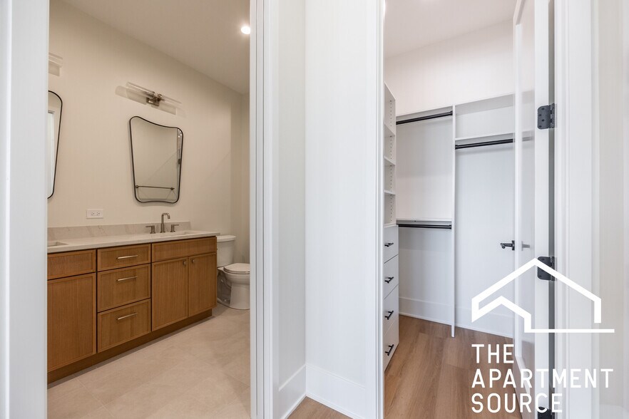 Building Photo - 1625 W Grand Ave