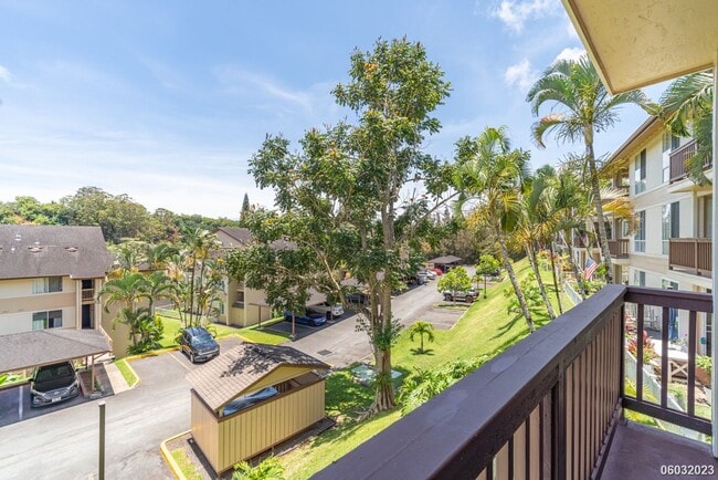 Building Photo - Spacious, Clean, Renovated 2BR/2BA/2Pkg in...
