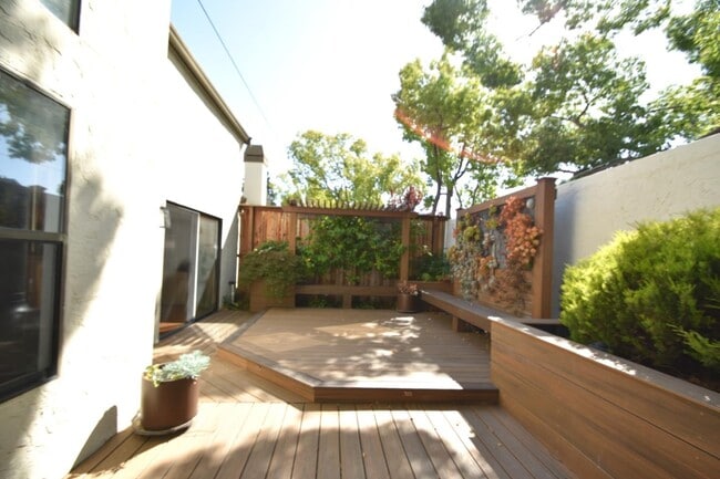 Building Photo - 4614 Corrida Cir
