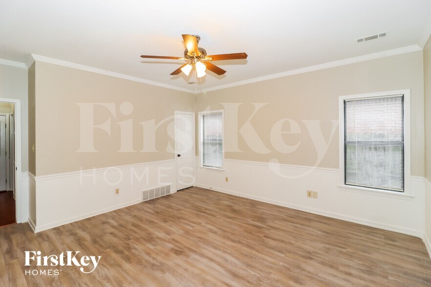 Building Photo - 7996 Jills Creek Dr