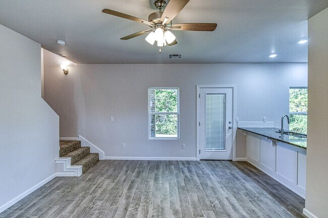 Building Photo - Brand New Construction!  Lawn care included!