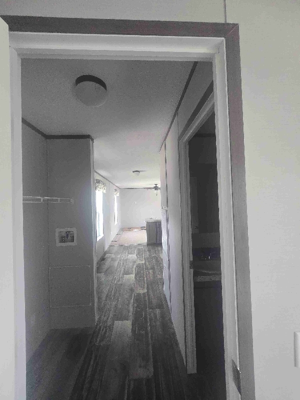 Building Photo - 103 S Scioto St