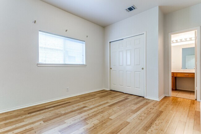 Building Photo - 4-BEDROOM IN PRESTON HOLLOW