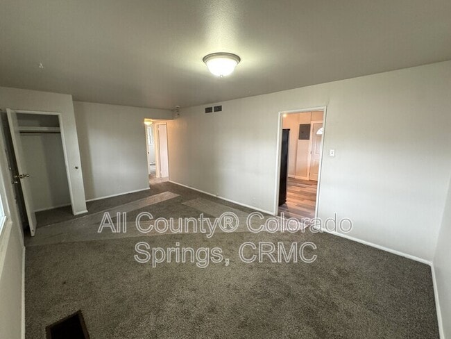 Building Photo - 1316 Harrison Rd
