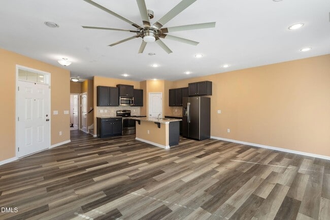 Building Photo - 7603 Weathered Oak Way