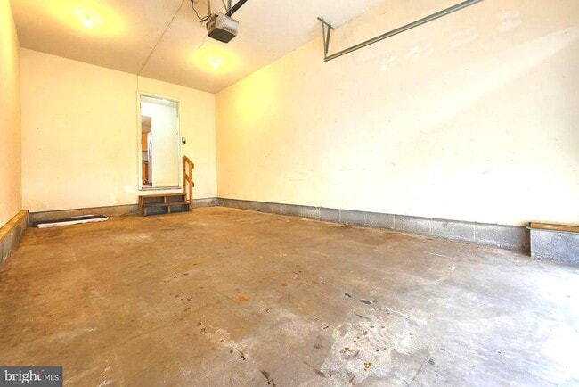 Building Photo - 30 Moriarty St