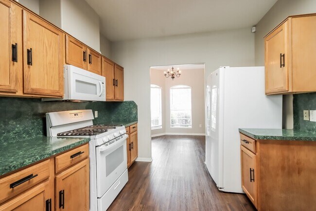 Building Photo - 12151 Landsdown Ridge Way