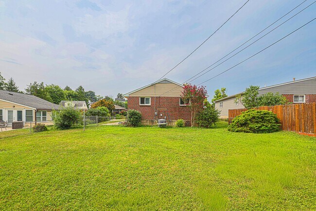 Building Photo - 16 Hathaway Rd