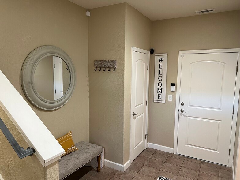 Building Photo - 655 MacArthur Blvd