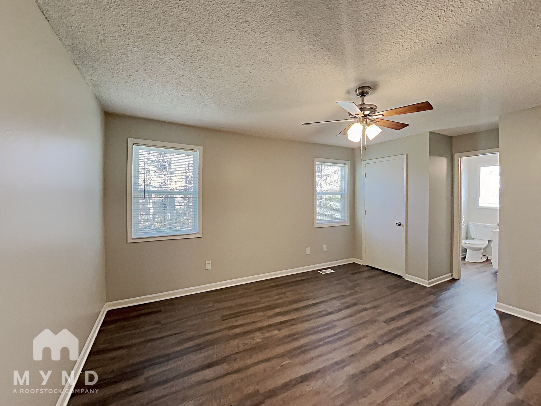 Building Photo - 5924 Sutton Dr