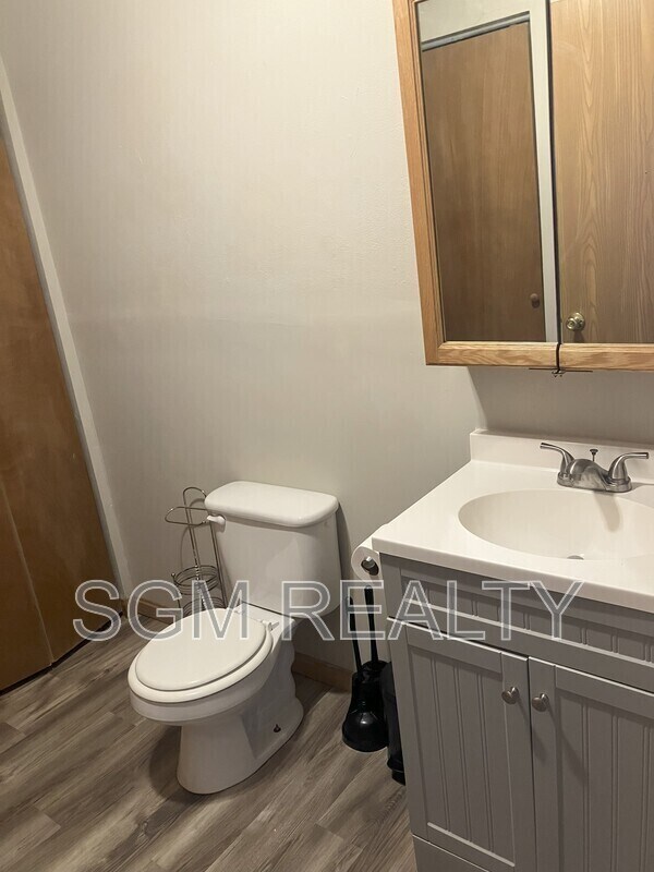 Building Photo - 1009 Belle Valley Dr