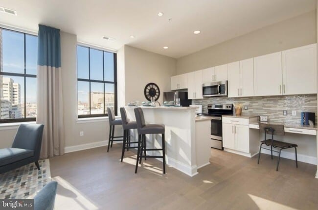 Building Photo - 235 N Christopher Columbus Blvd