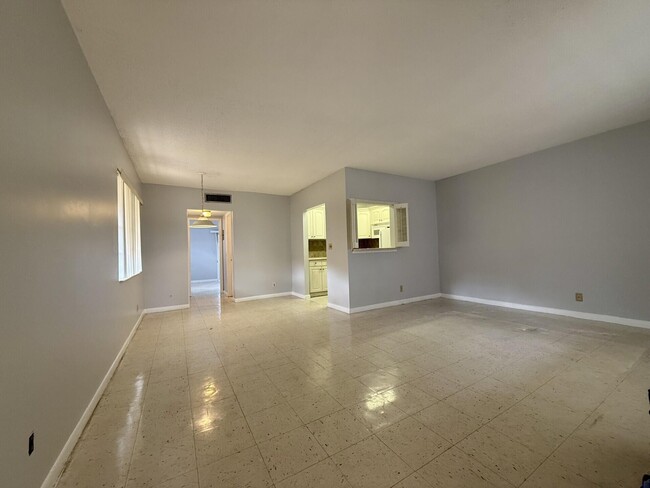 Building Photo - 165 Waltham G
