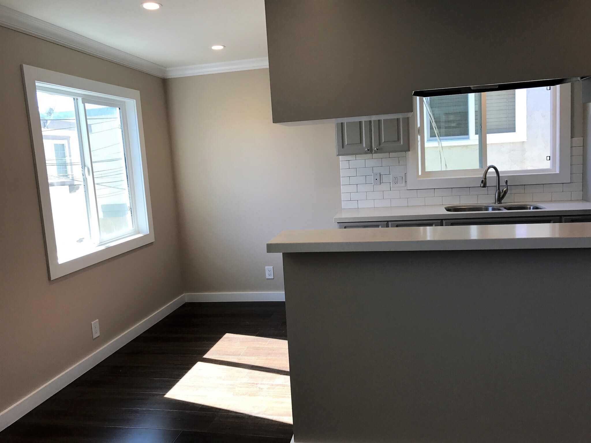 Building Photo - 749 Center Pl