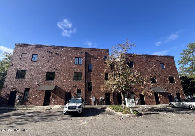 Building Photo - 273 W Pennsylvania Ave