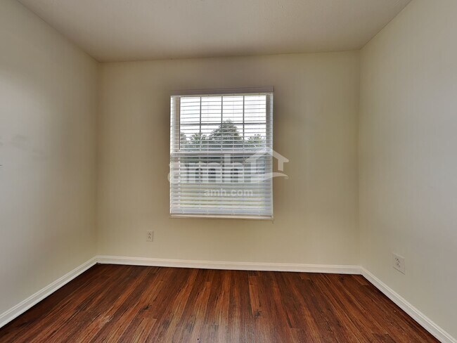 Building Photo - 1048 Reveres Run