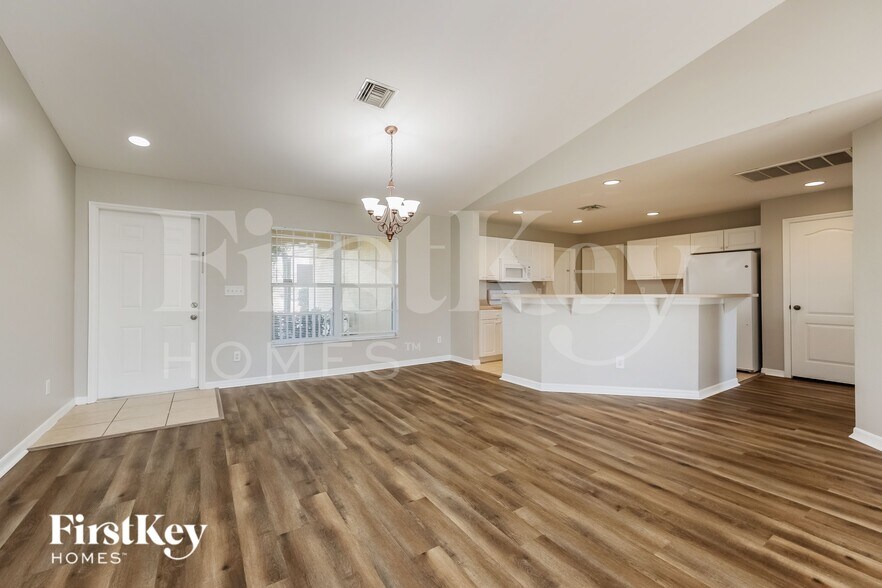 Building Photo - 4026 NE 22nd Ave