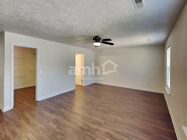 Building Photo - 645 Smoky Mountains Dr