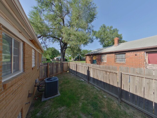 Building Photo - Charming 2BR Rental | Fenced Backyard | Basement