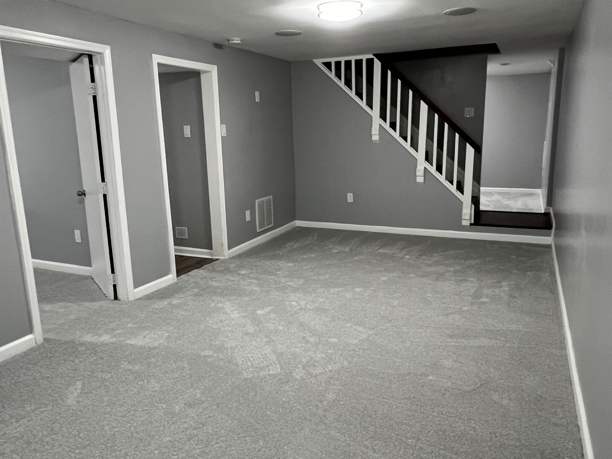 Building Photo - 2317 Glenmore Terrace