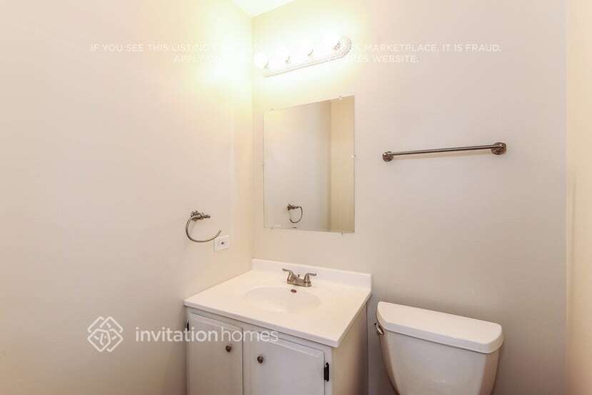 Building Photo - 919 Surrey Ct