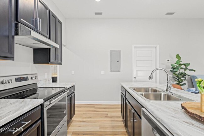 Building Photo - 2742 Largo Ave
