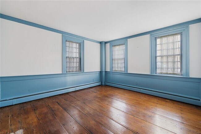 Building Photo - 73 Thames St