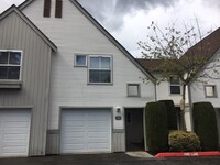 Building Photo - Bright & Open Concept 3 Bedroom 2.5 Bath T...