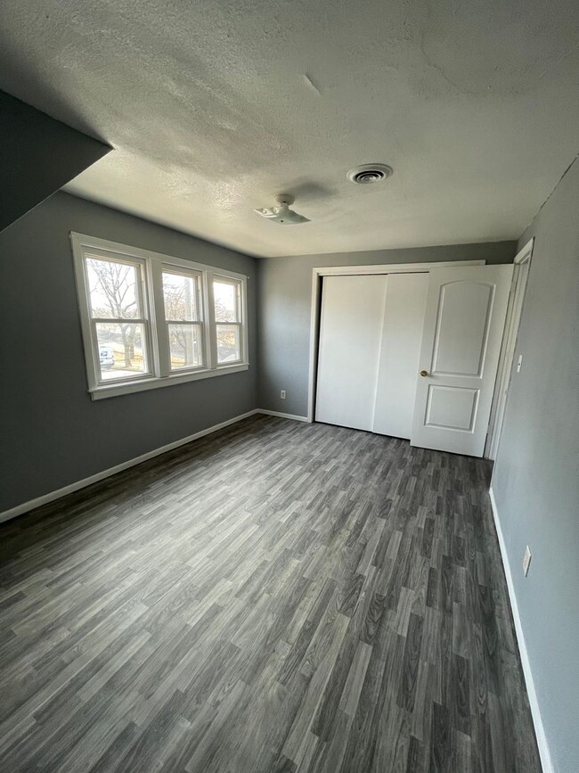 Building Photo - 2567 S 9th Pl