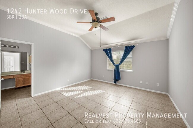 Building Photo - 1242 Hunter Wood Dr