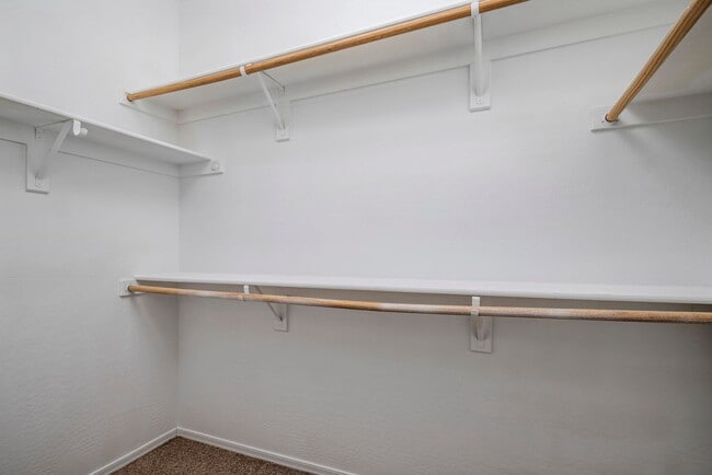 Building Photo - Beautiful 3 bedroom patio home with open f...
